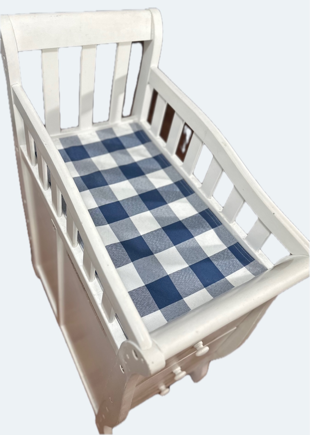 Cute white baby changing table - Clean, Sturdy and Ready to Use! - photo 2