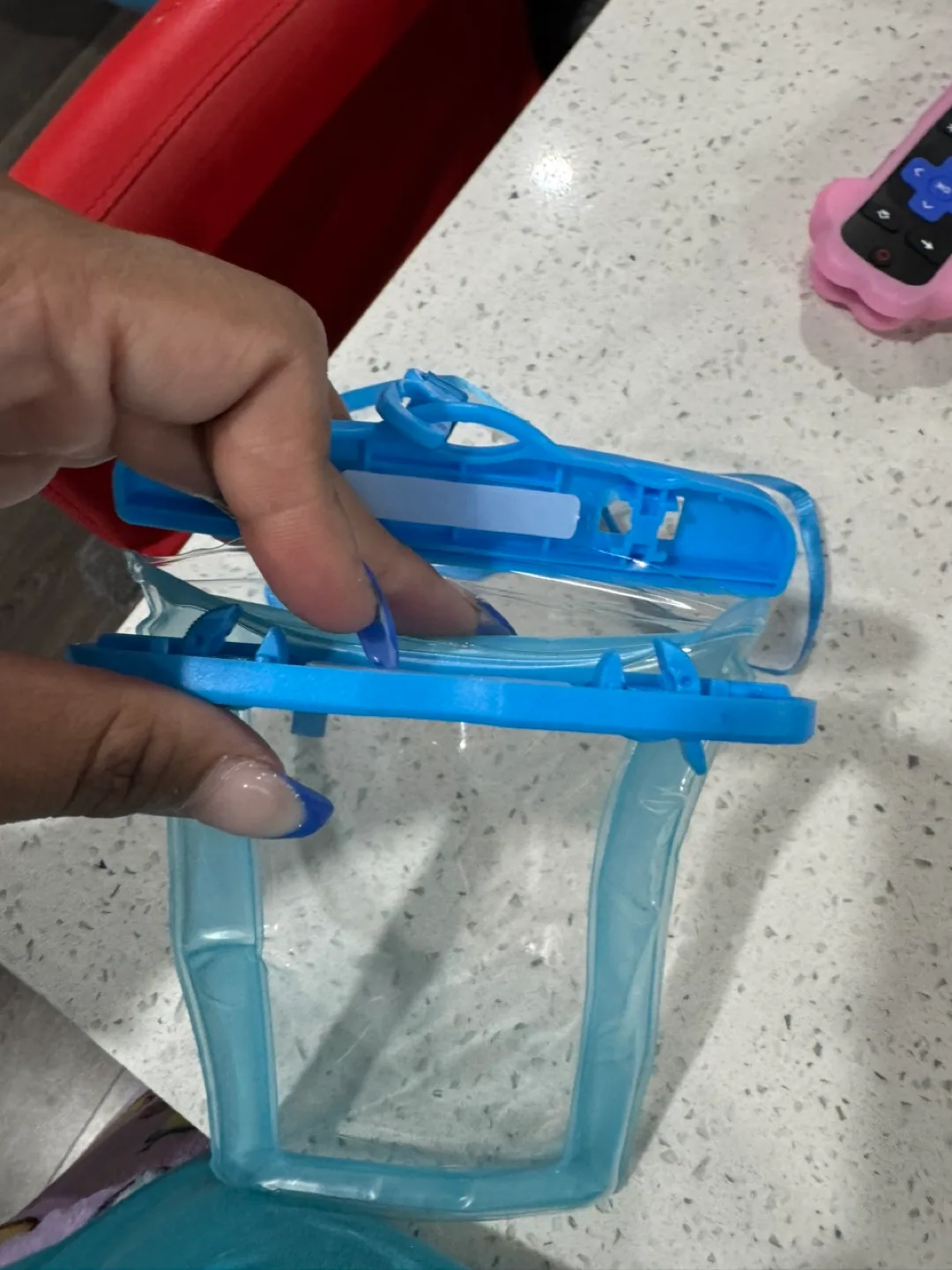 Waterproof Phone Pouch with Lanyard image indicator(2)