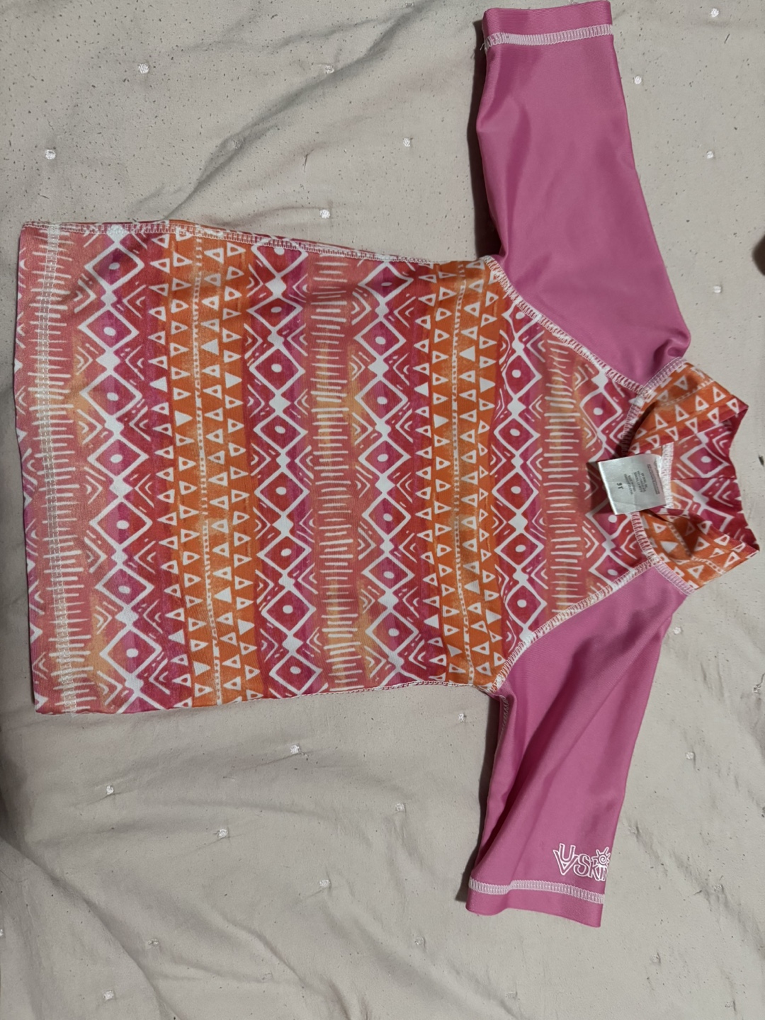 Girls' UPF 50+ rash guard, size 3T💚