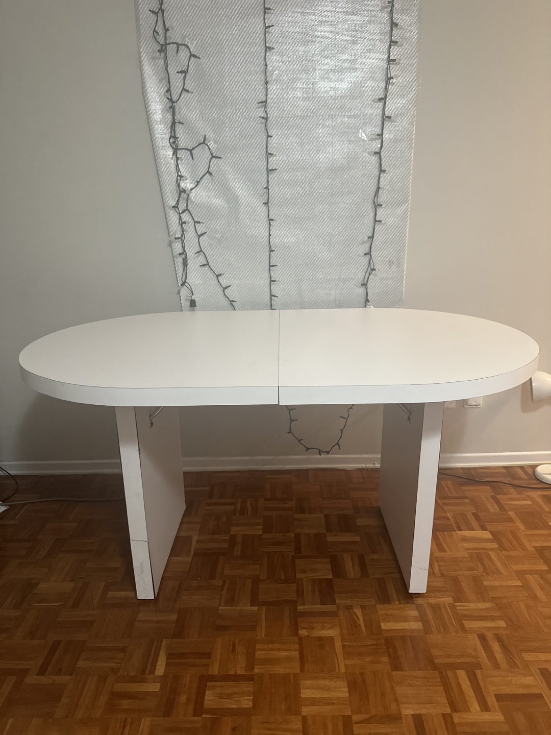White Extendable Oval Dining Table