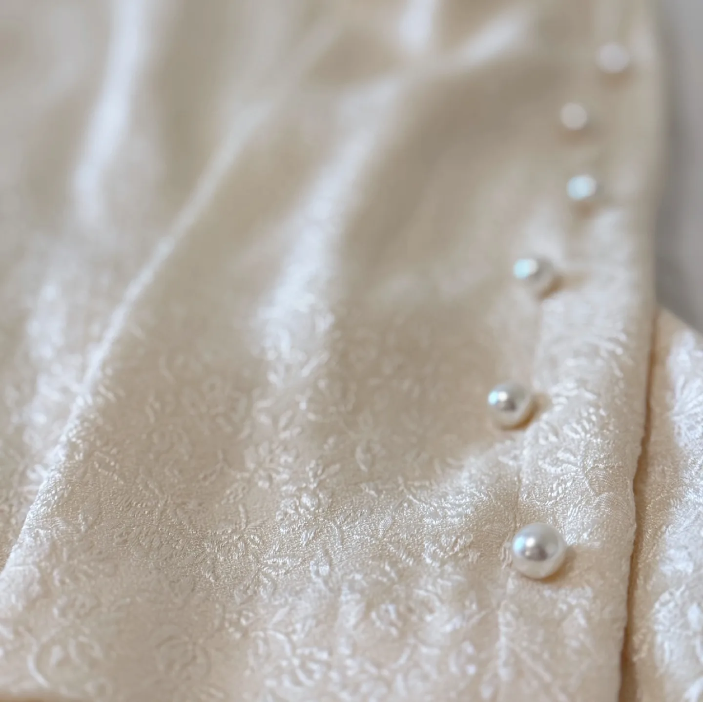 Vintage 80% Rayon Elegant Pearl Sleeve Dress image indicator(2)