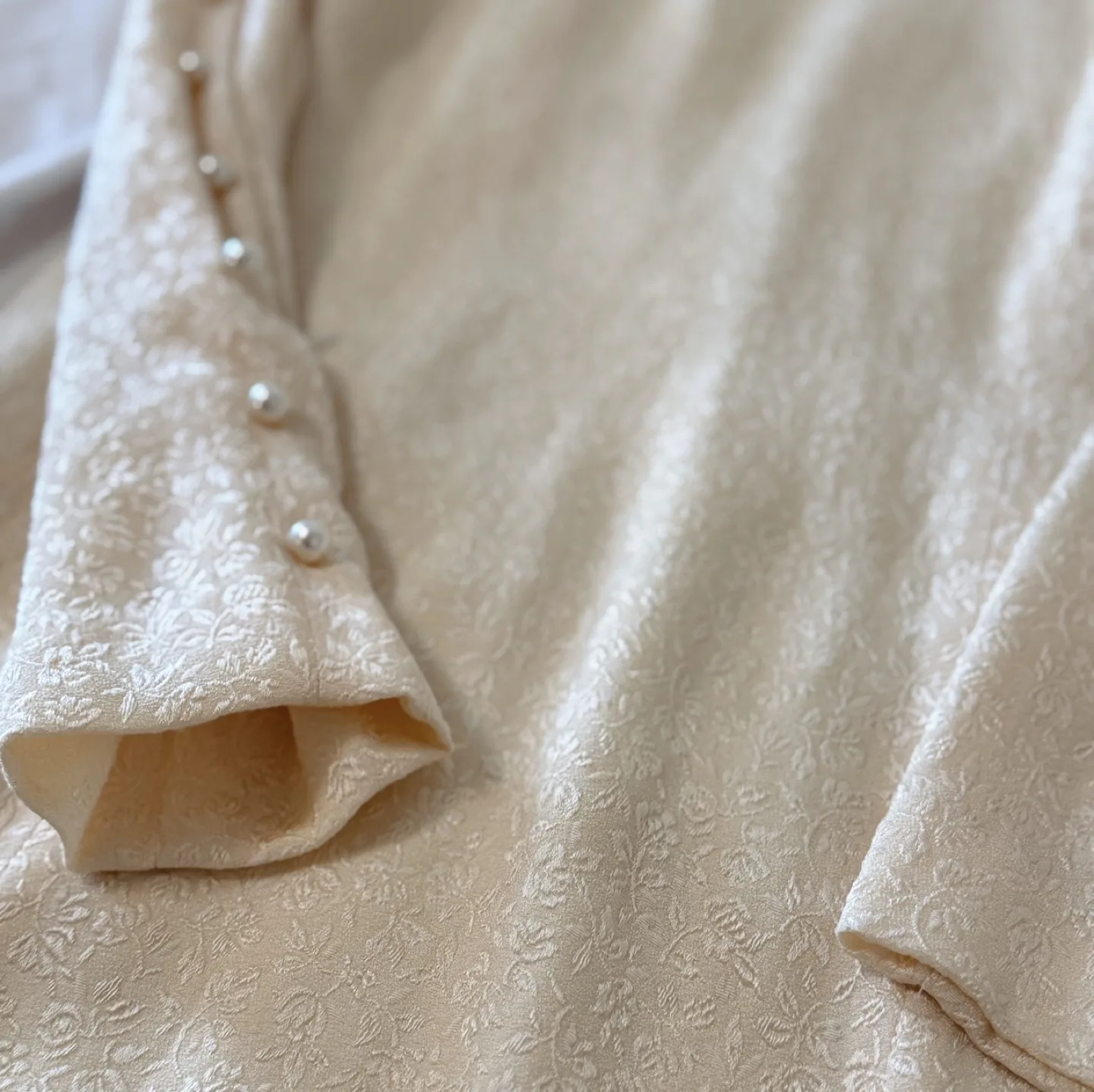 Vintage 80% Rayon Elegant Pearl Sleeve Dress image indicator(4)