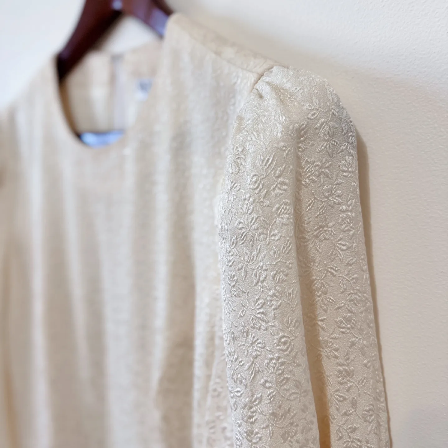 Vintage 80% Rayon Elegant Pearl Sleeve Dress image indicator(8)