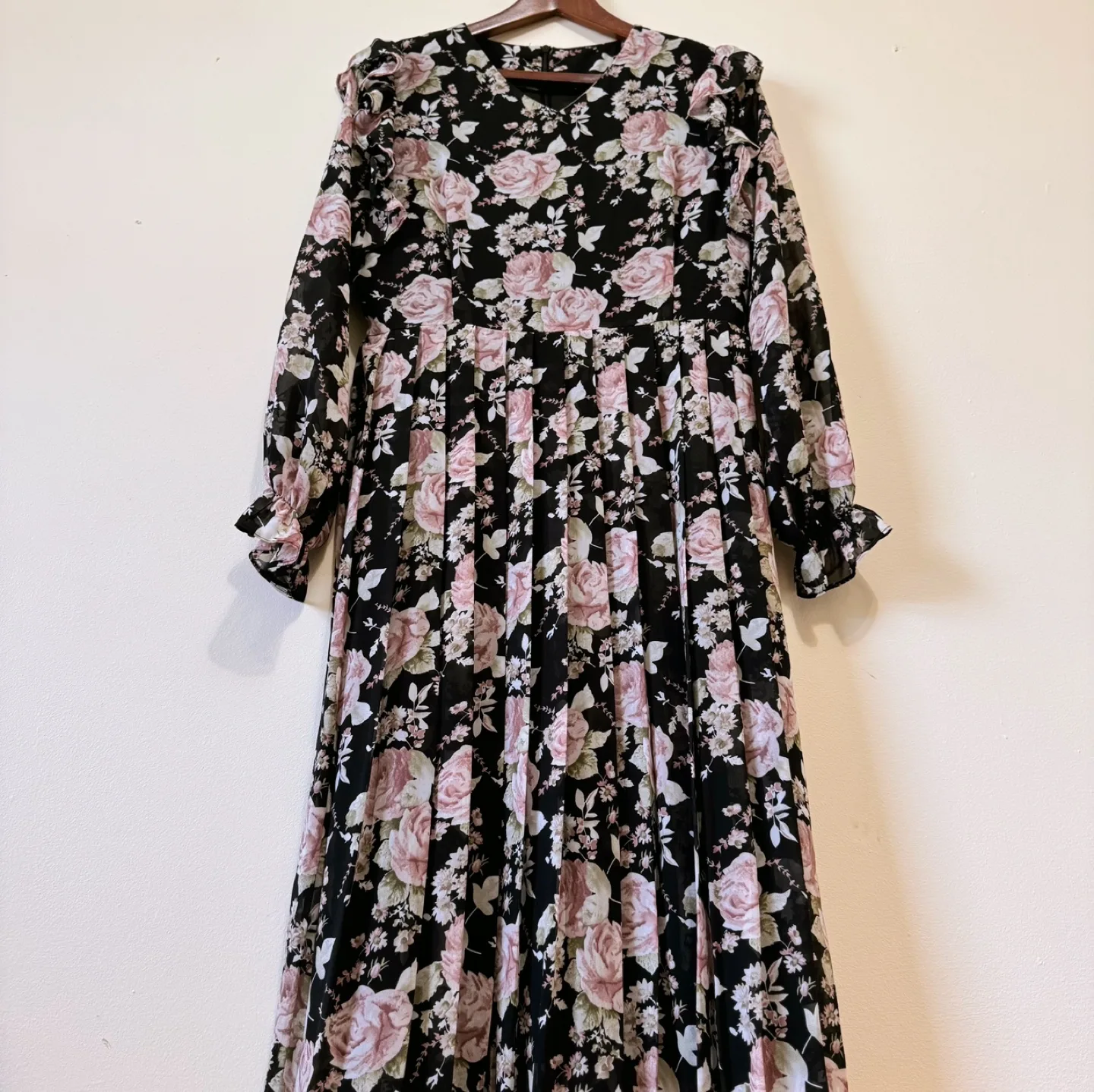 Vintage Floral Ruffle Maxi Dress image indicator(2)