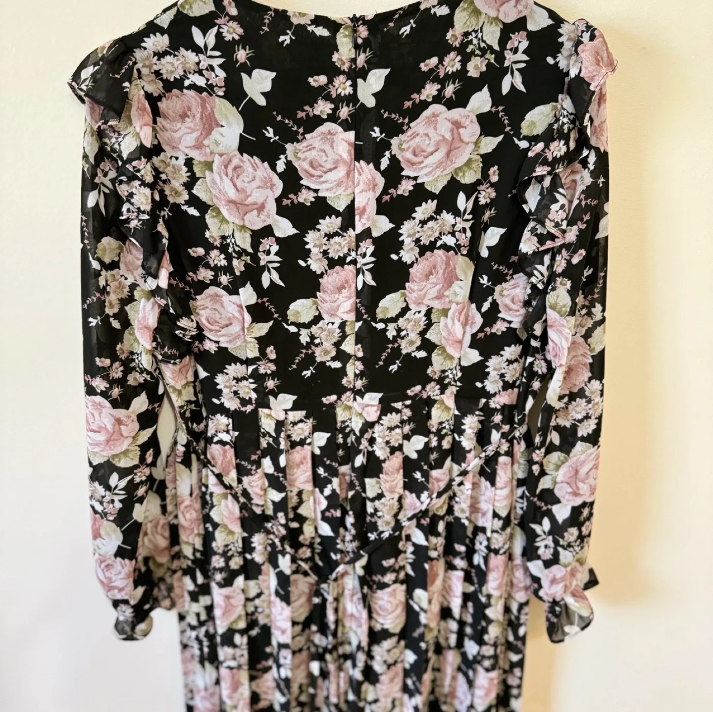 Vintage Floral Ruffle Maxi Dress image indicator(8)