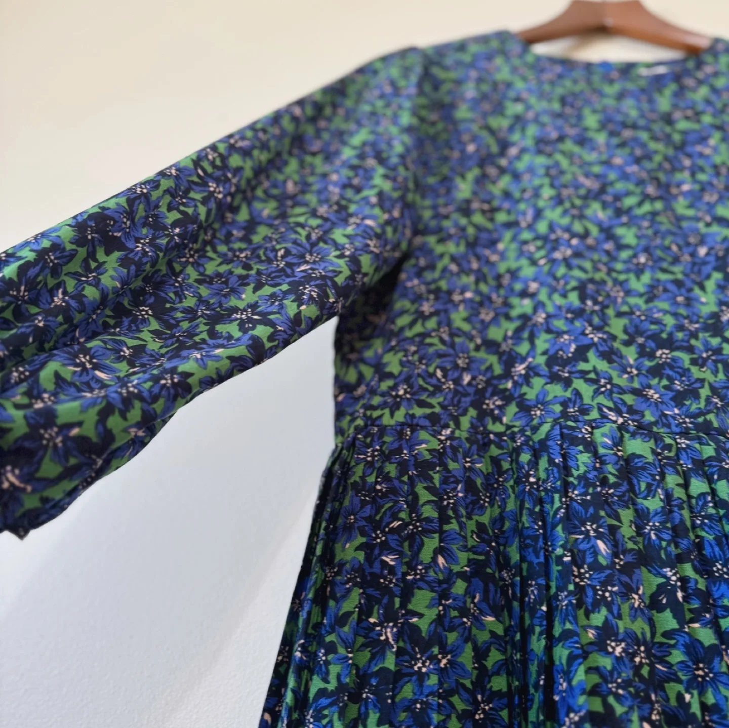 Vintage Tiered Pleated Floral Dress image indicator(4)