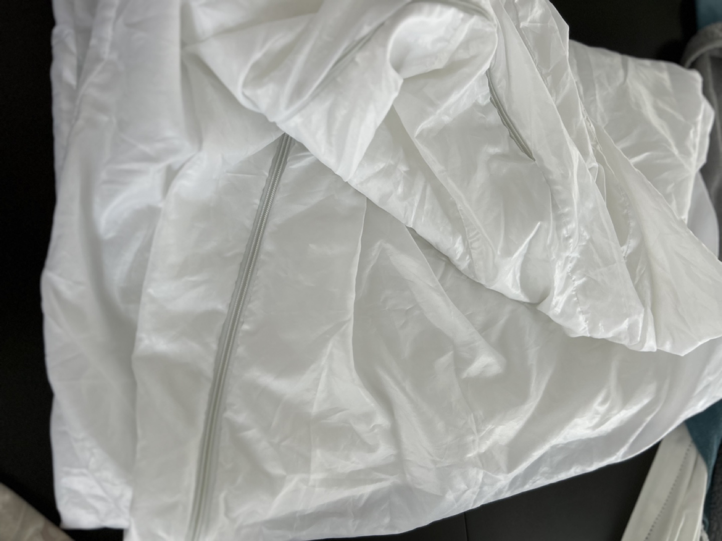 White anti allergenic zippered mattress protector - photo 4