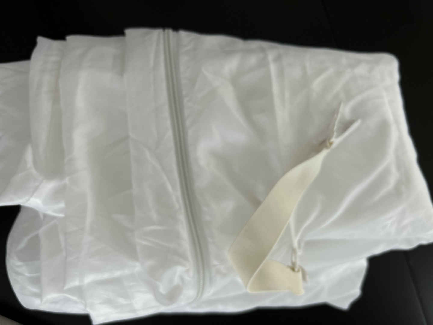 White anti allergenic zippered mattress protector - photo 5