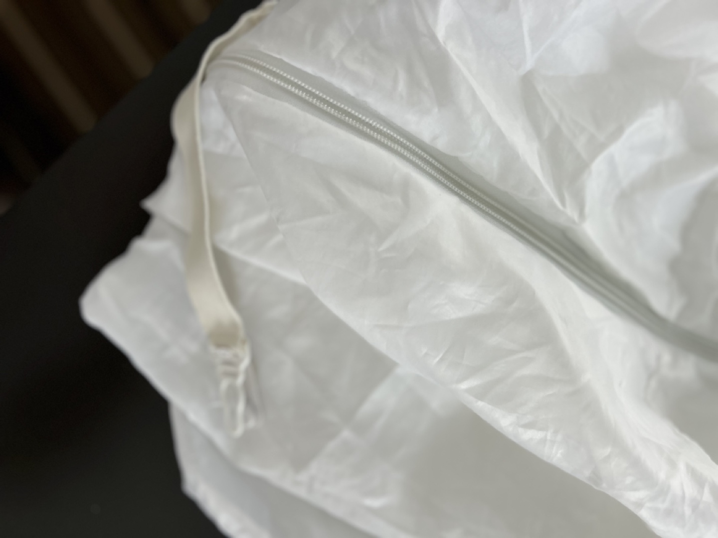 White anti allergenic zippered mattress protector - photo 3