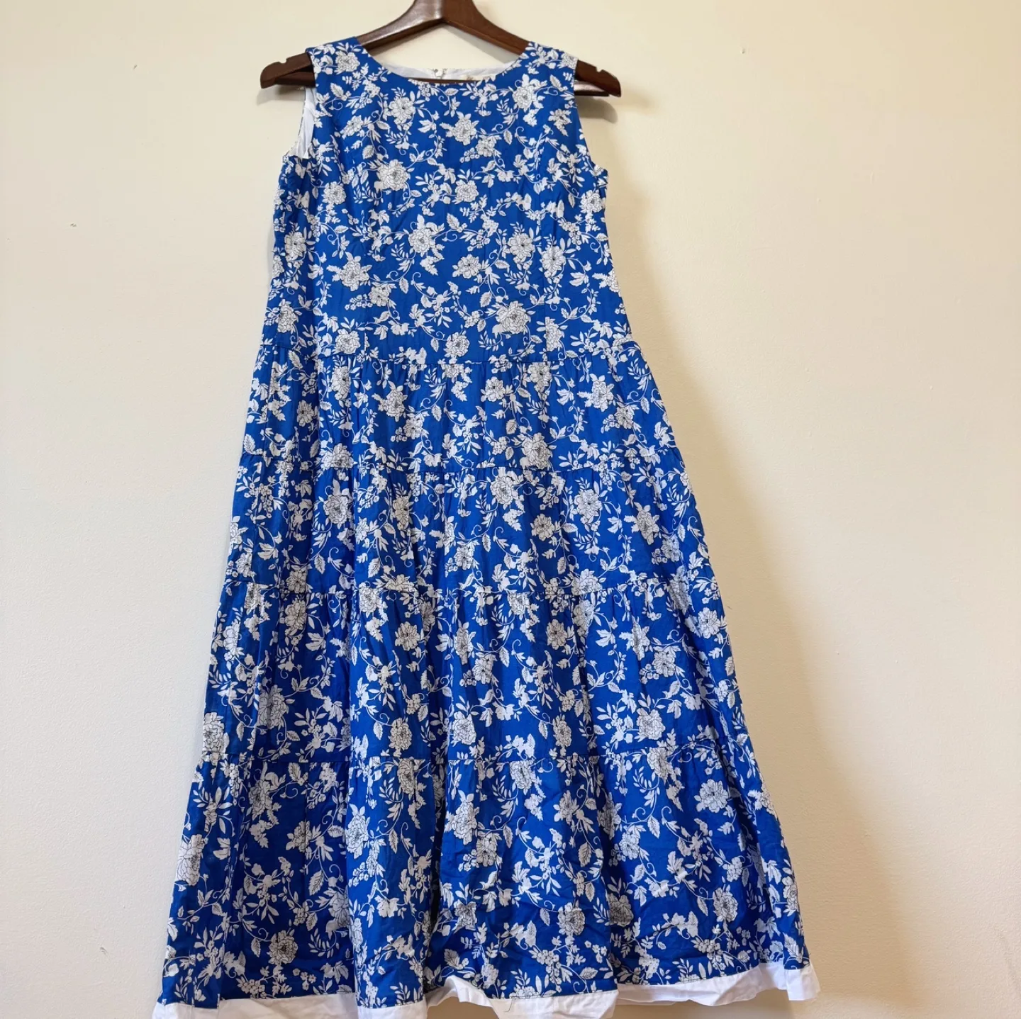 Vintage 100% Cotton Sleeveless Floral Dress image indicator(2)