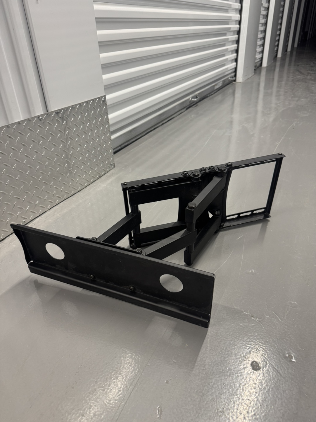 Free delivery tv mount