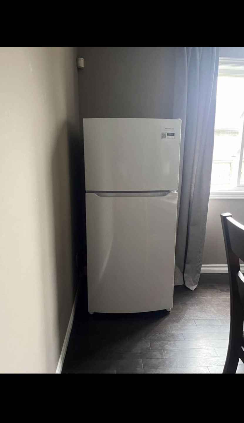 Frigidaire Top Freezer Refrigerator