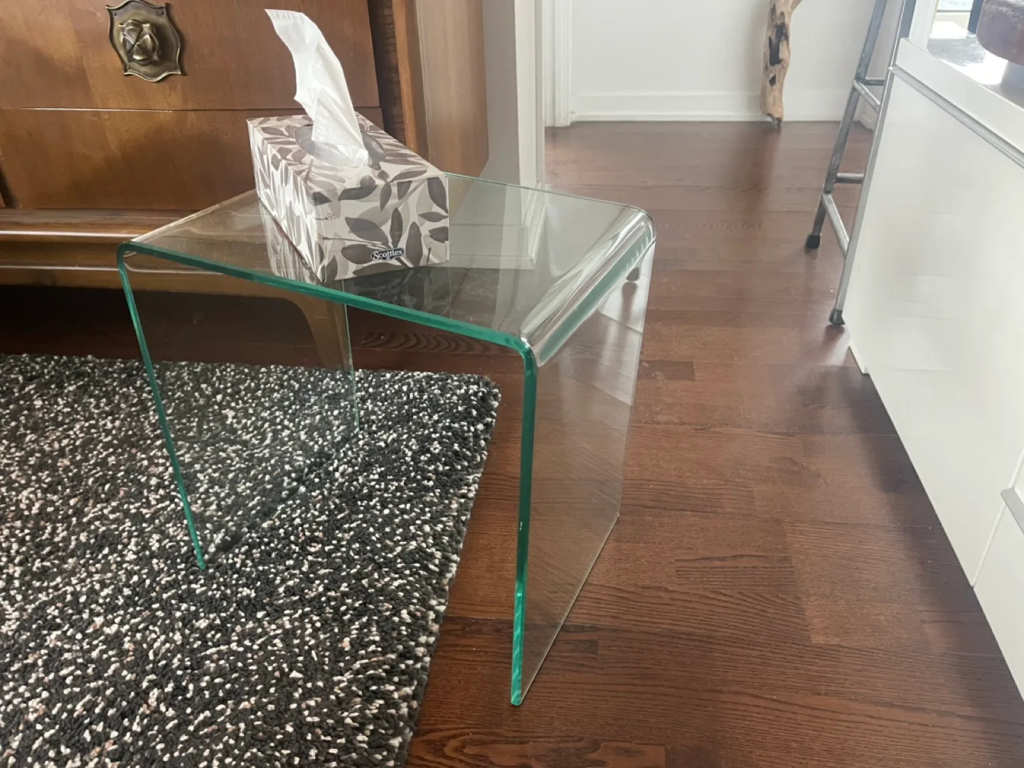 Clear Glass Side Table image indicator(2)