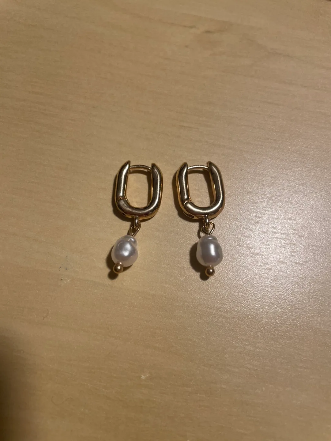 Gold Oval Pearl Drop Earrings image indicator(2)