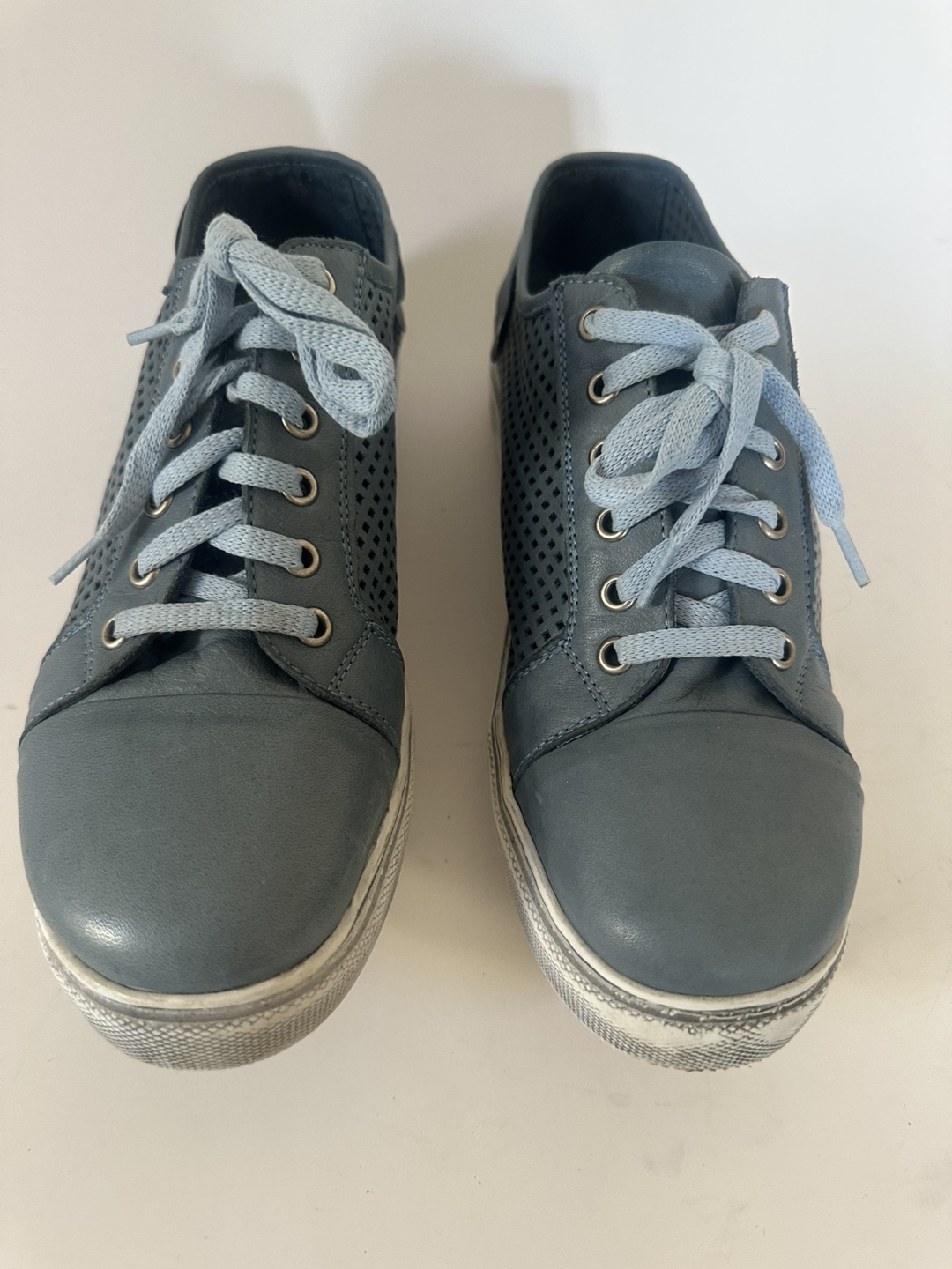 RILASSARE Women's Perforated Leather Sneakers Size EU 40/ US 9 - photo 2