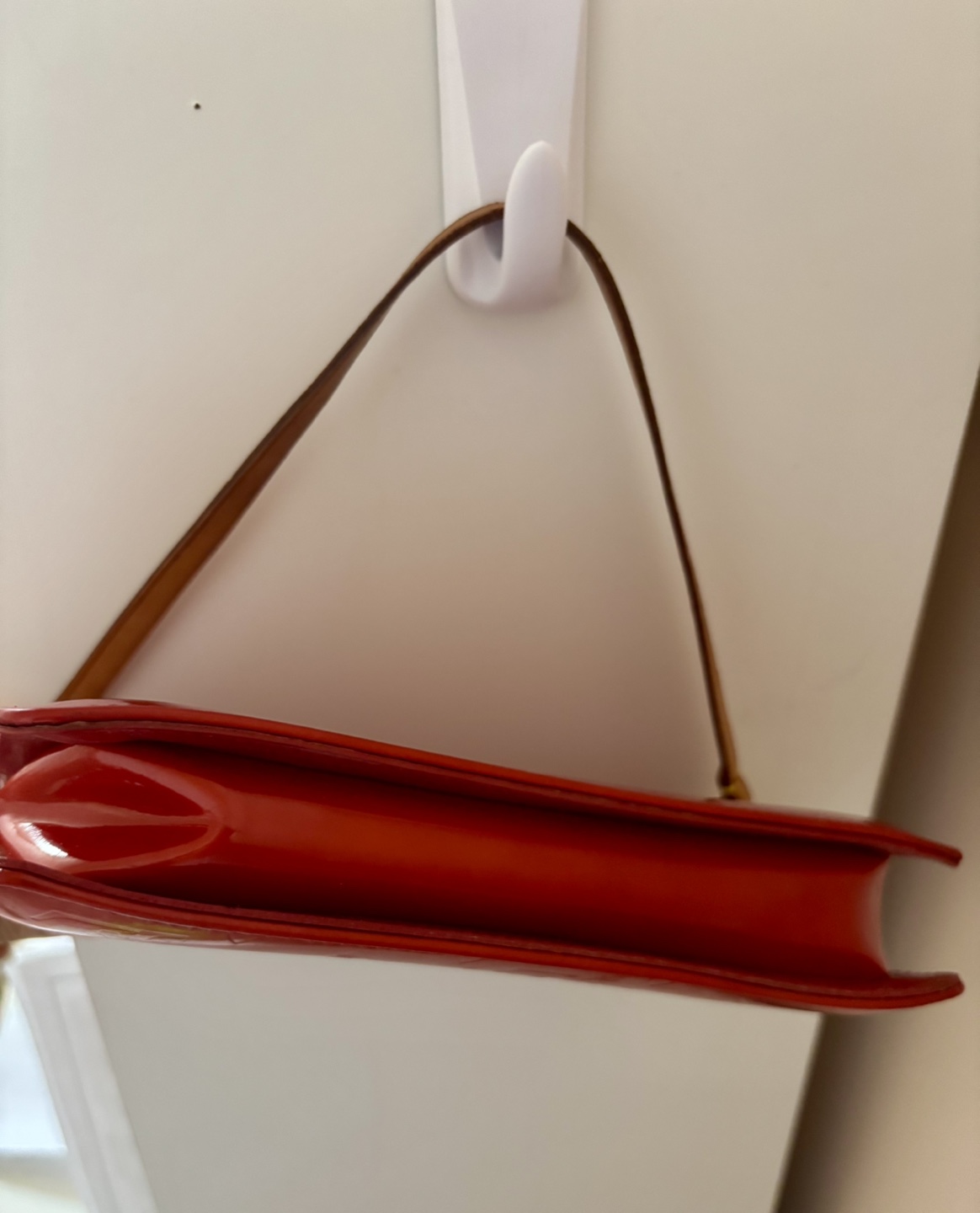 Louis Vuitton Red Patent Leather Pochette - photo 5