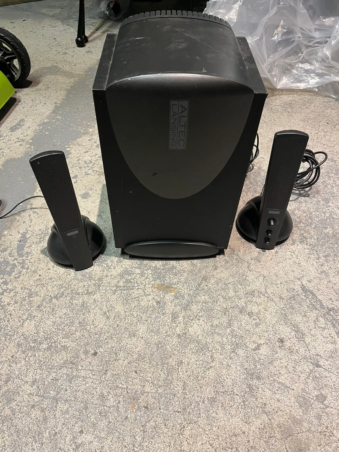 ASSORTED ELECTRONIC ITEMS image indicator(3)