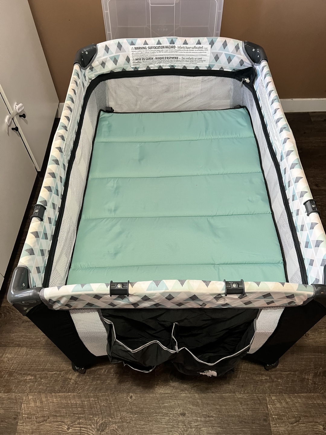 Foldable playard with bassinet and change table - photo 5