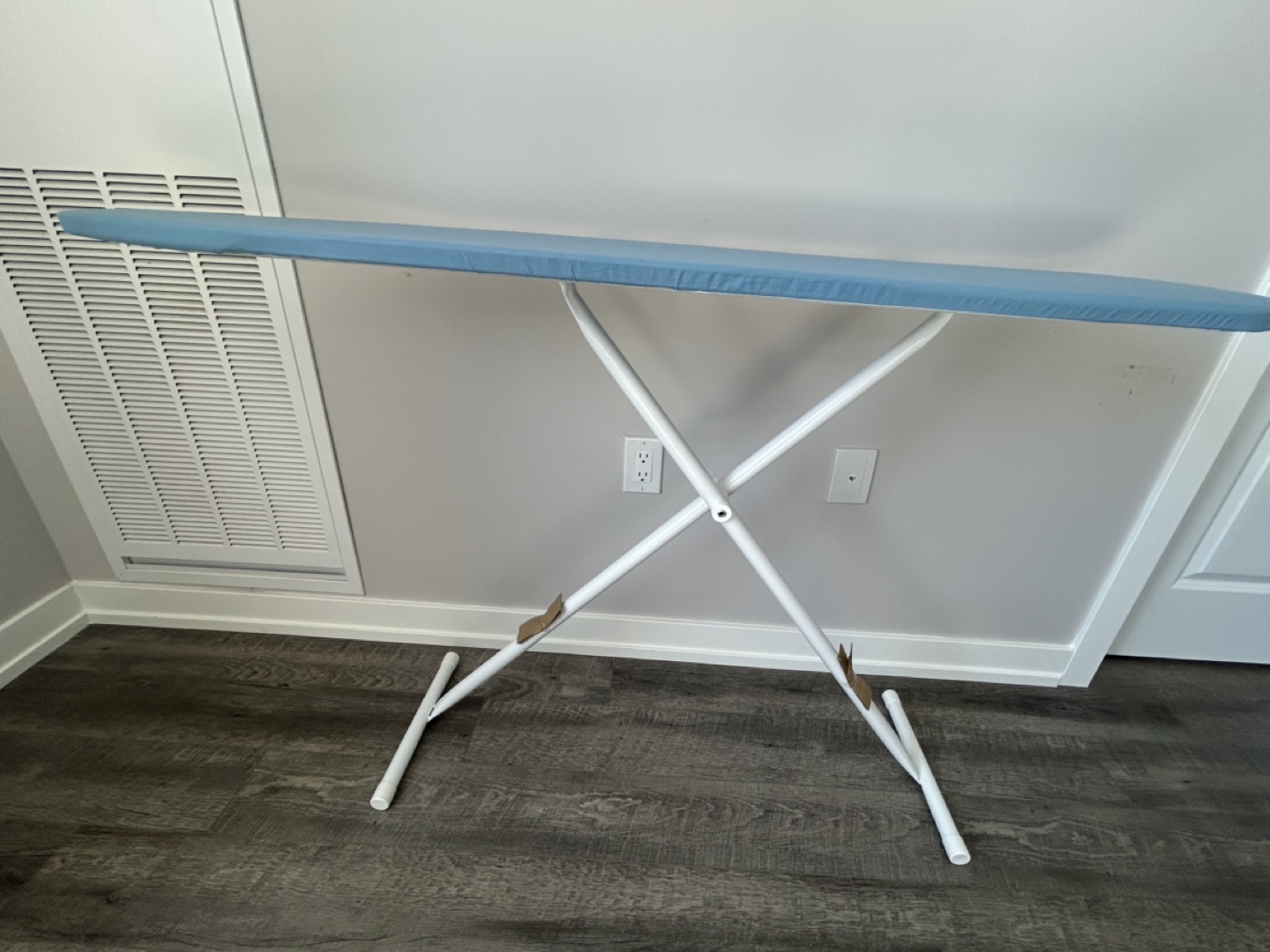Black+Decker  Iron + Ironing Board+ Cloth drying rack - photo 2
