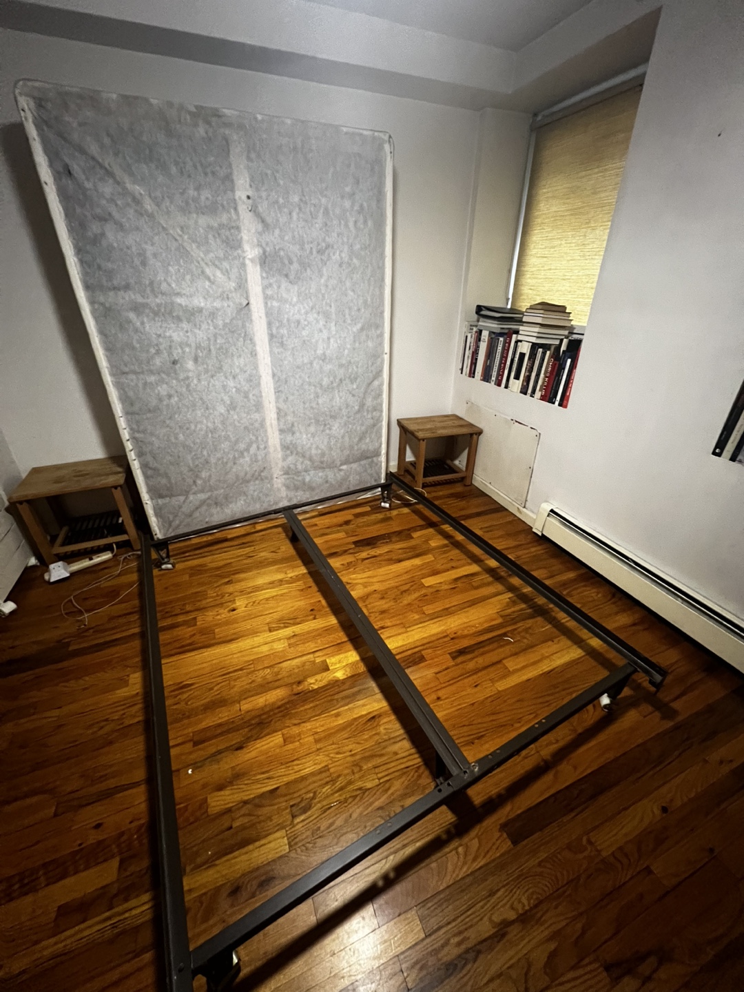 Queen Size Metal Bed Frame with Box Spring