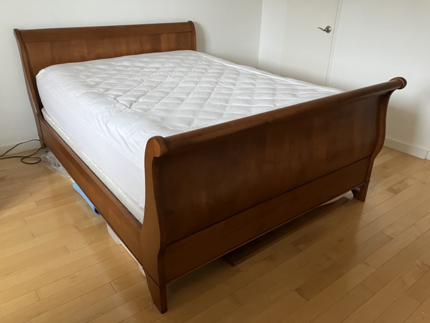 Empire Style Sleigh bed frame, box spring and mattress - photo 2