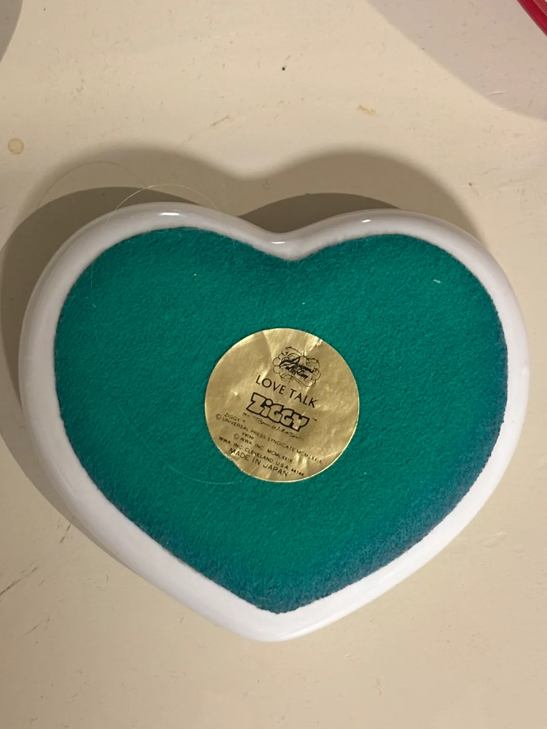 Vintage ZIGGY Love is the Answer Ceramic Paper Weight image indicator(2)