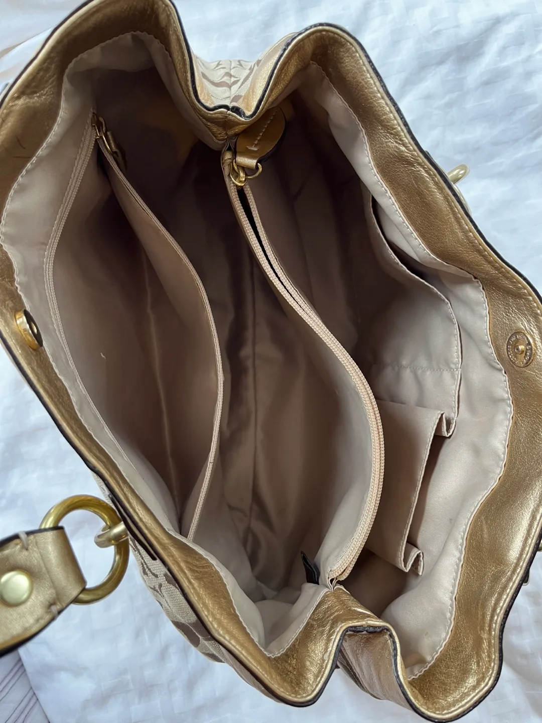 Authentic Coach Bag image indicator(3)