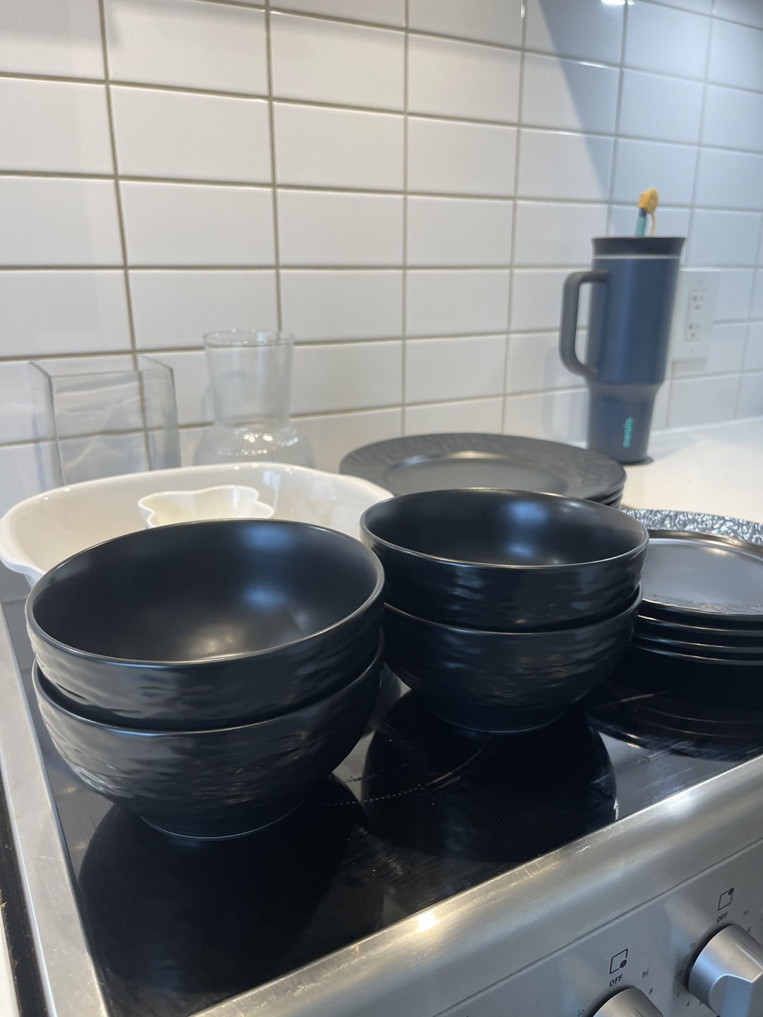 Assorted Ceramic Plates, Bowls, and Vases - photo 4