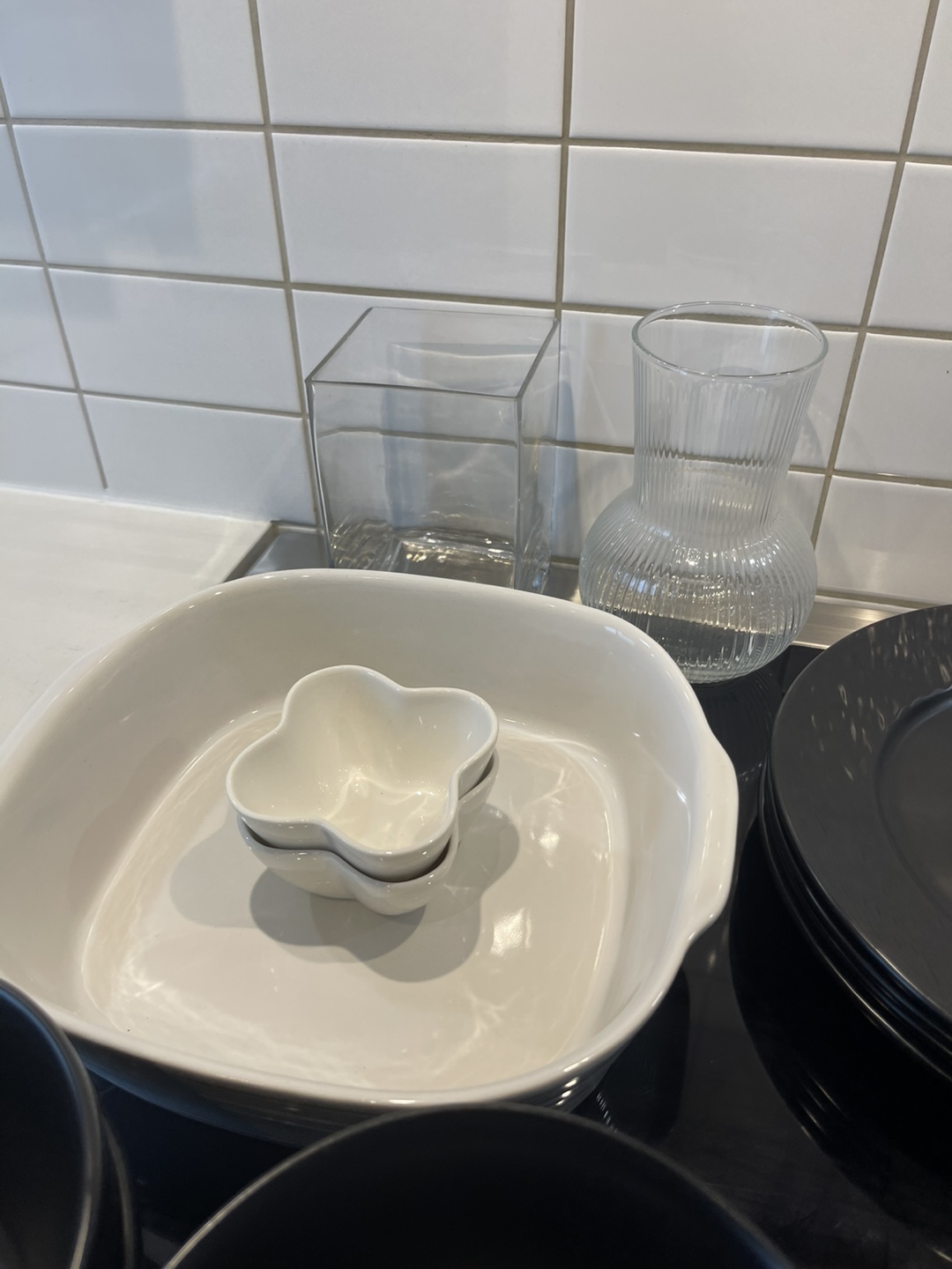 Assorted Ceramic Plates, Bowls, and Vases - photo 5