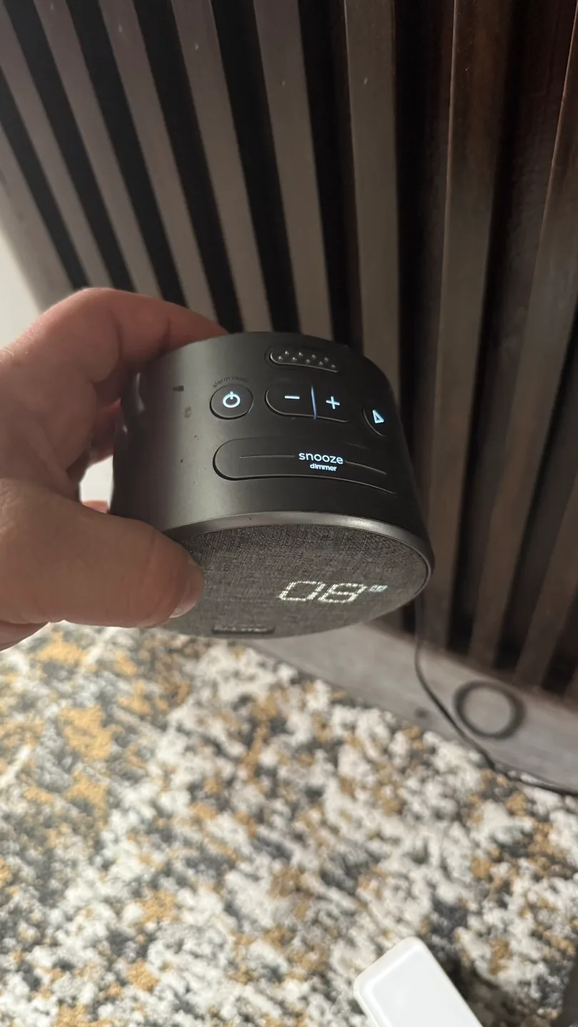 iHome Bluetooth Alarm Clock with Dual Power & Ambient Light image indicator(3)