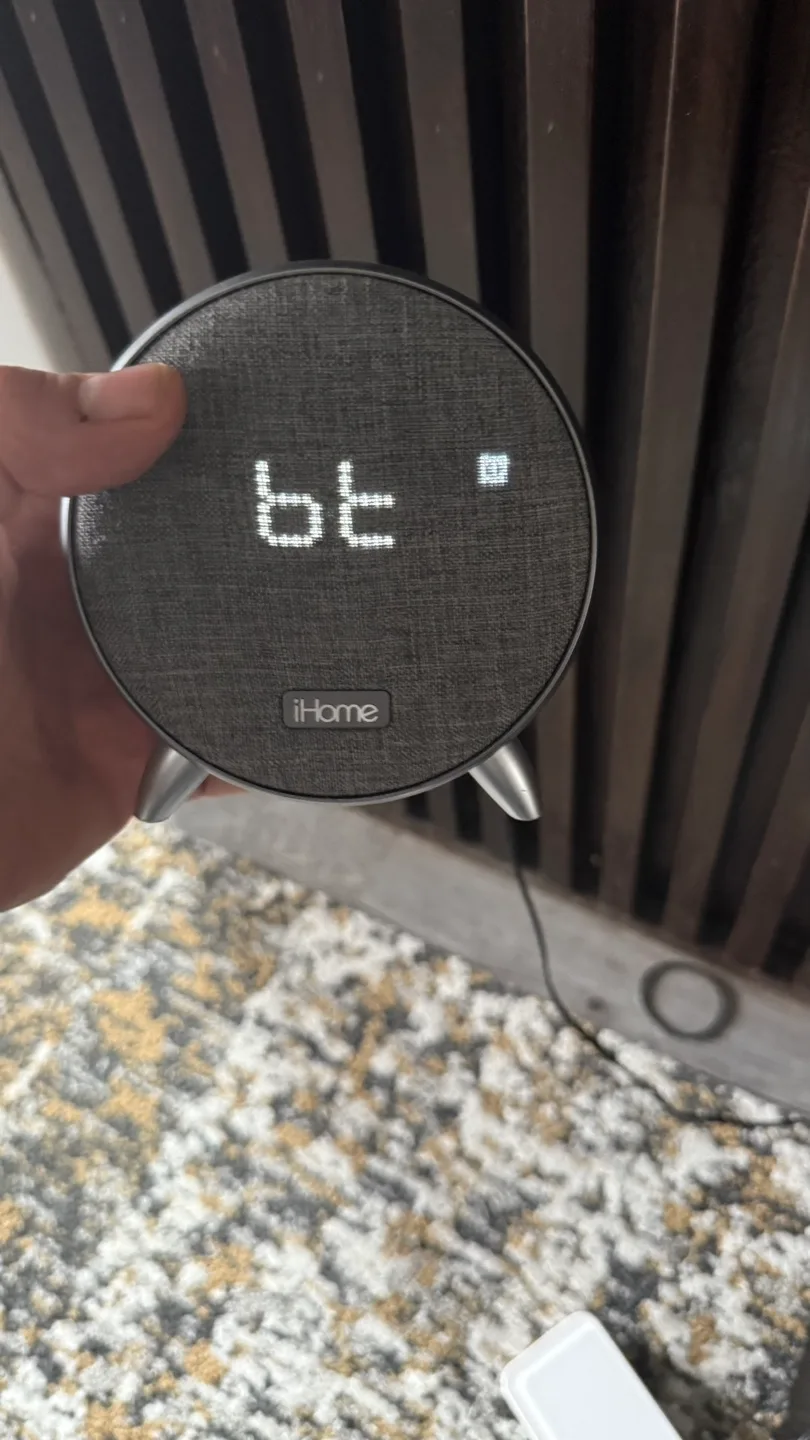 iHome Bluetooth Alarm Clock with Dual Power & Ambient Light image indicator(4)