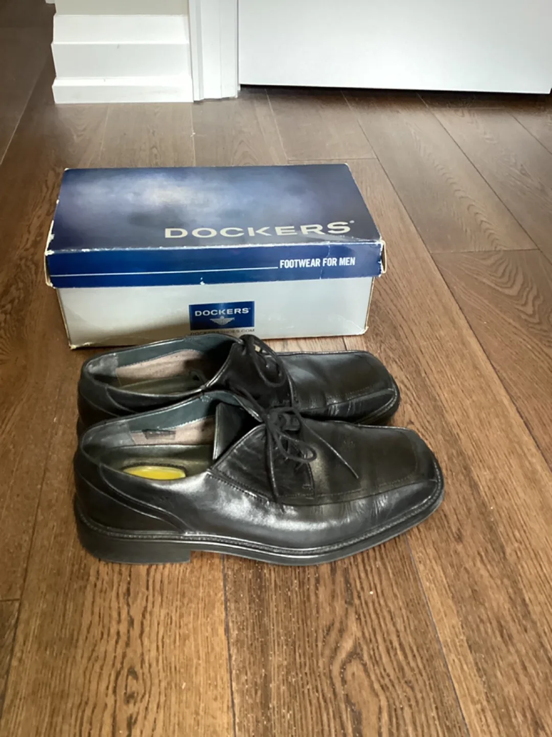 MENS DOCKERS LEATHER DRESS SHOES image indicator(2)