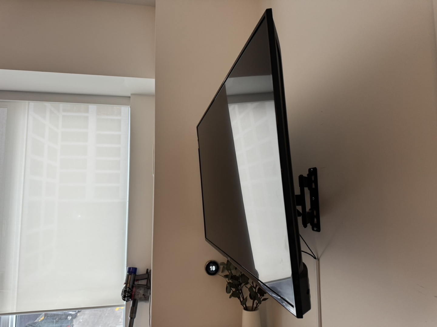 50 inch Amazon smart tv + swivel mantle - photo 2