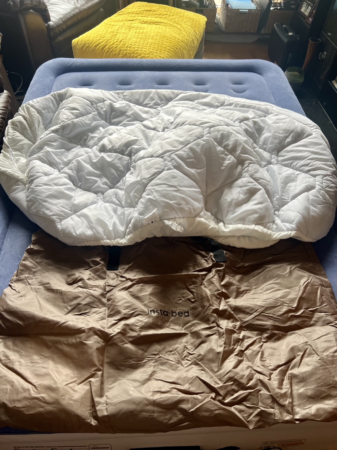 Queen Raised Air Mattress with Built-in Pump - photo 5
