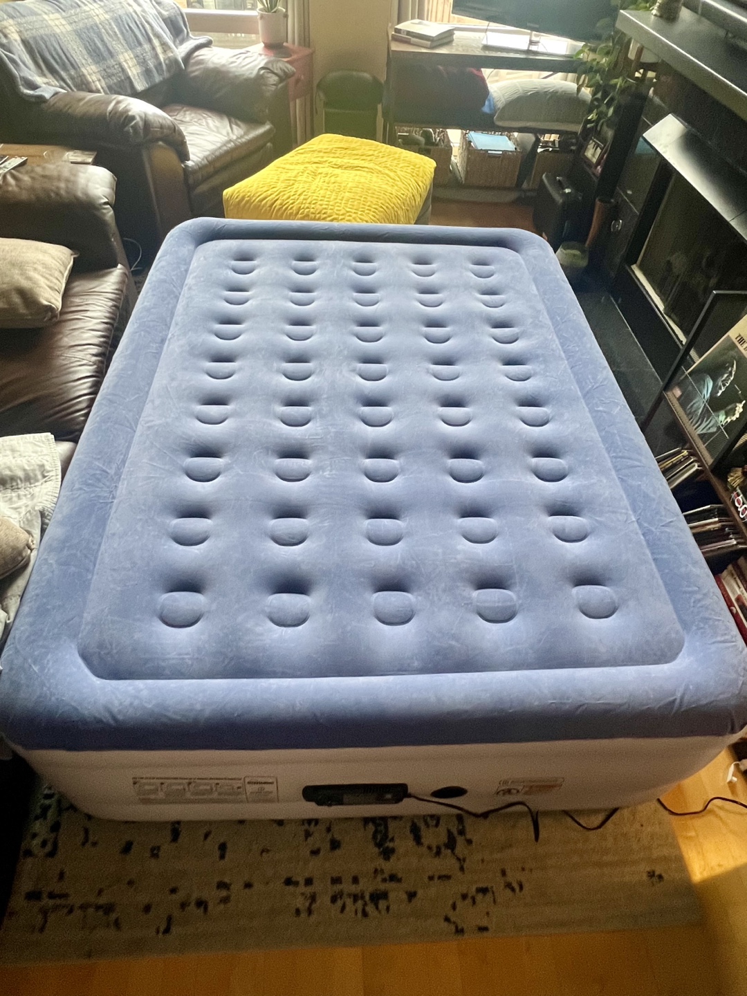 Queen Raised Air Mattress with Built-in Pump - photo 2