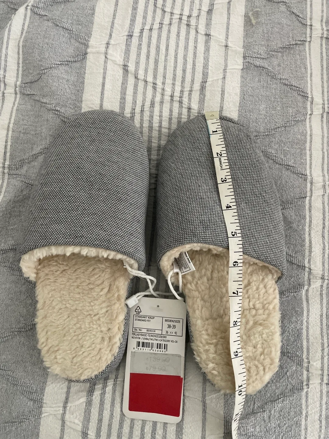 Women's Grey Waffle-Textured Fleece-Lined Slippers Size 38-39 thumbnail