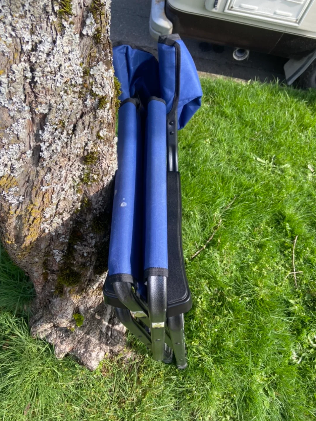 Ozark Trail Director's Chair with Side Table image indicator(5)