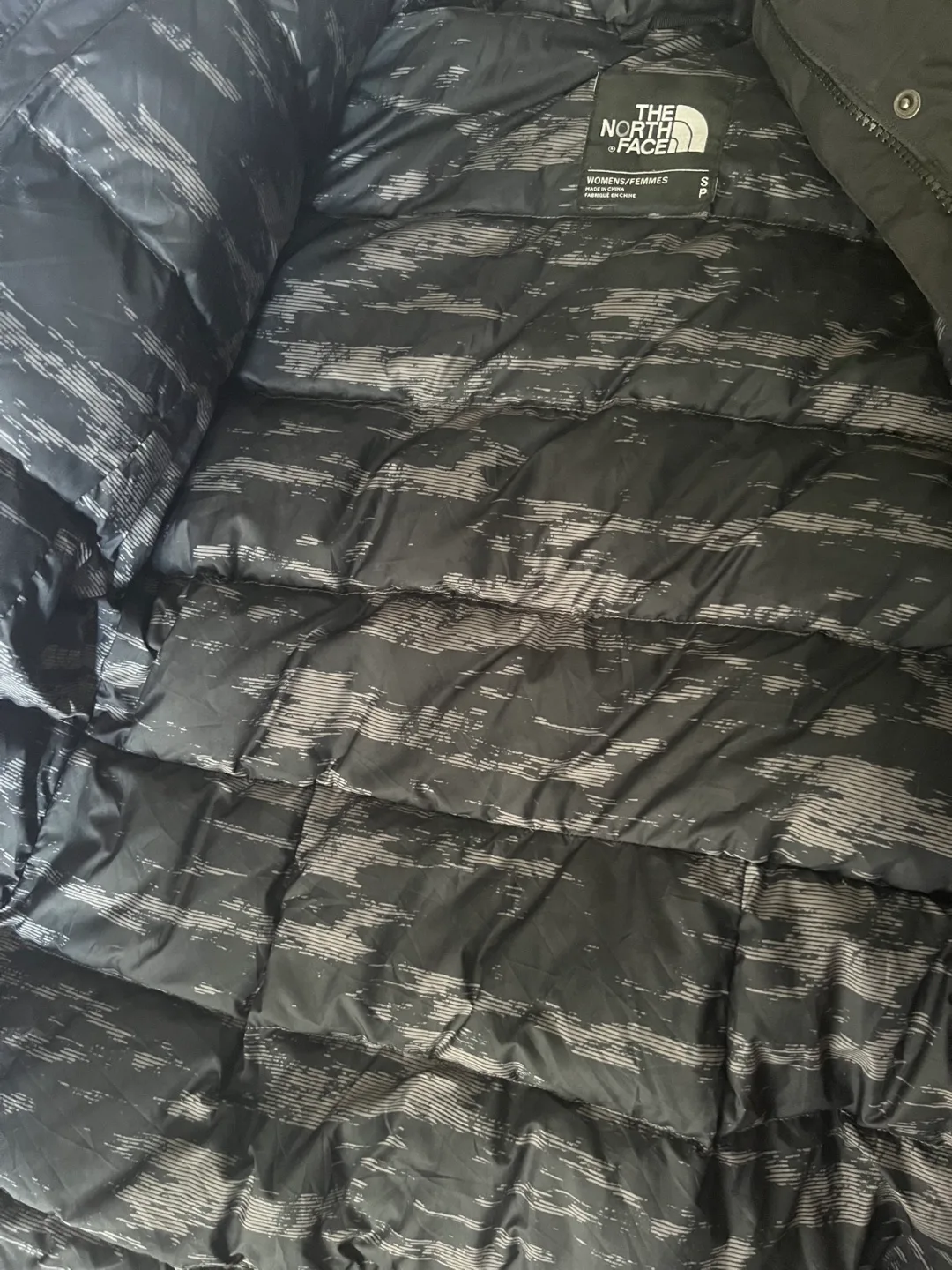 The North Face Women's Black Puffer Jacket Size Small image indicator(4)