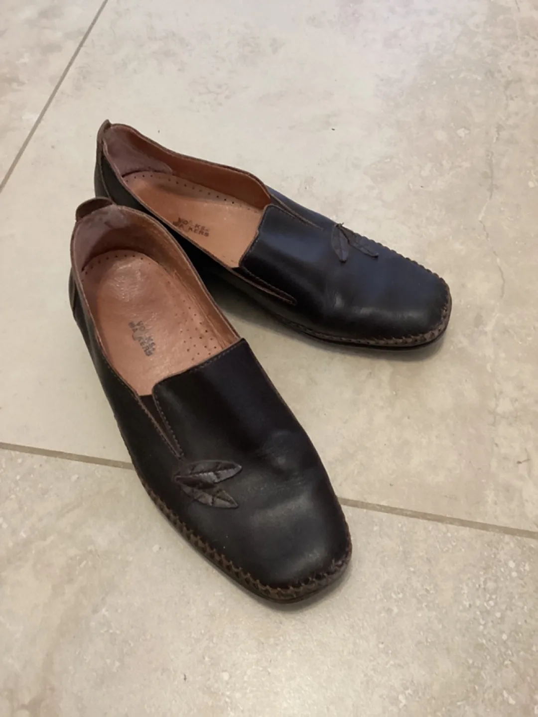 VOLKS WALKERS BROWN LEATHER LOAFERS thumbnail