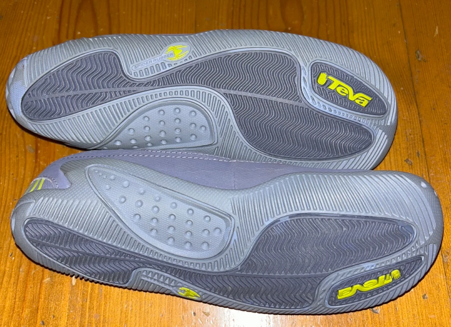 Teva Girl’s Lavender Water Shoes - Youth SZ 2 image indicator(2)