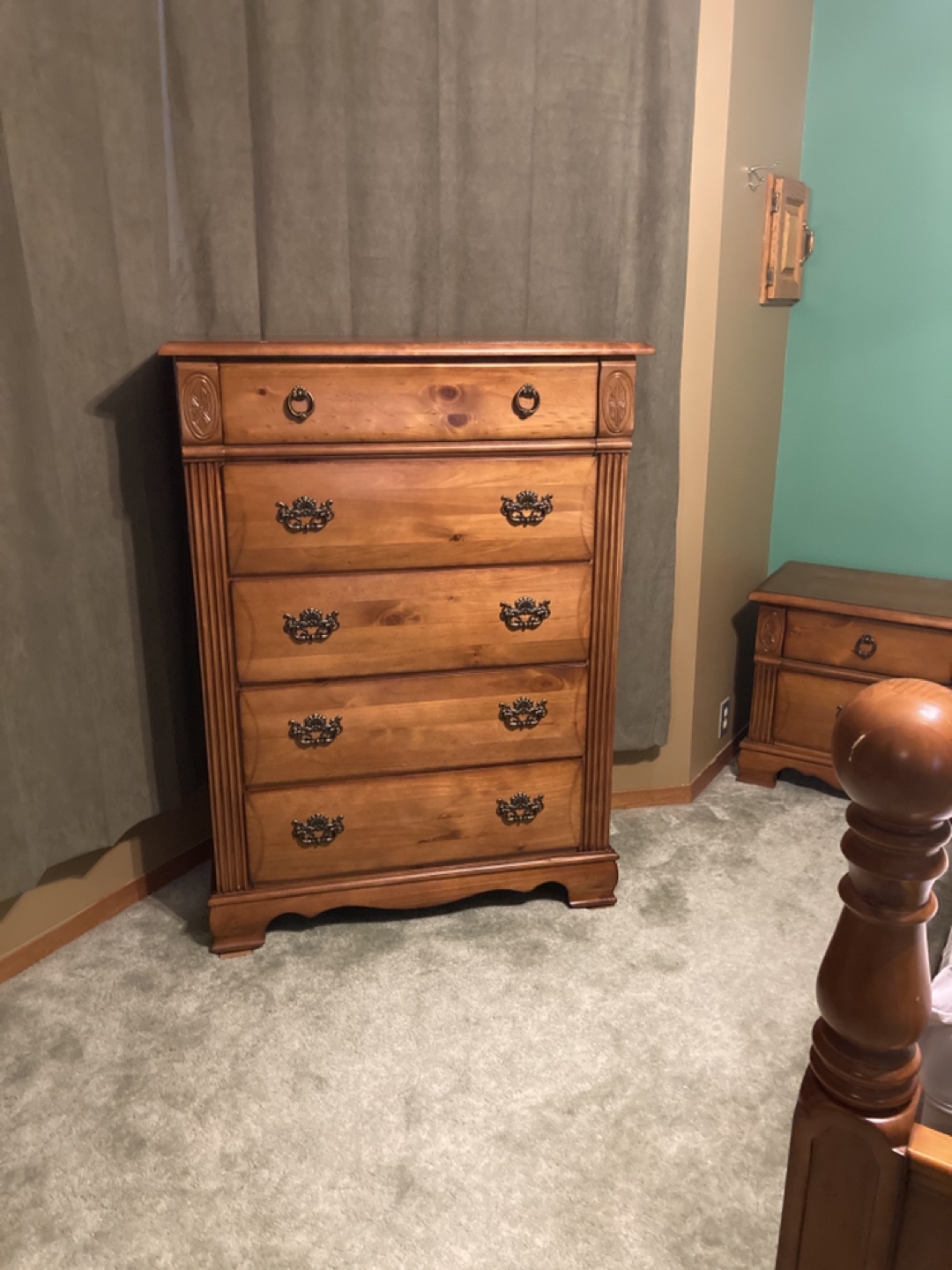 Bedroom Set - Queen Size  For Sale. - photo 5