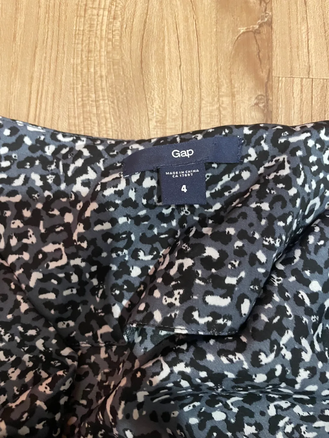 Gap size 4 Leopard Print Dress image indicator(2)