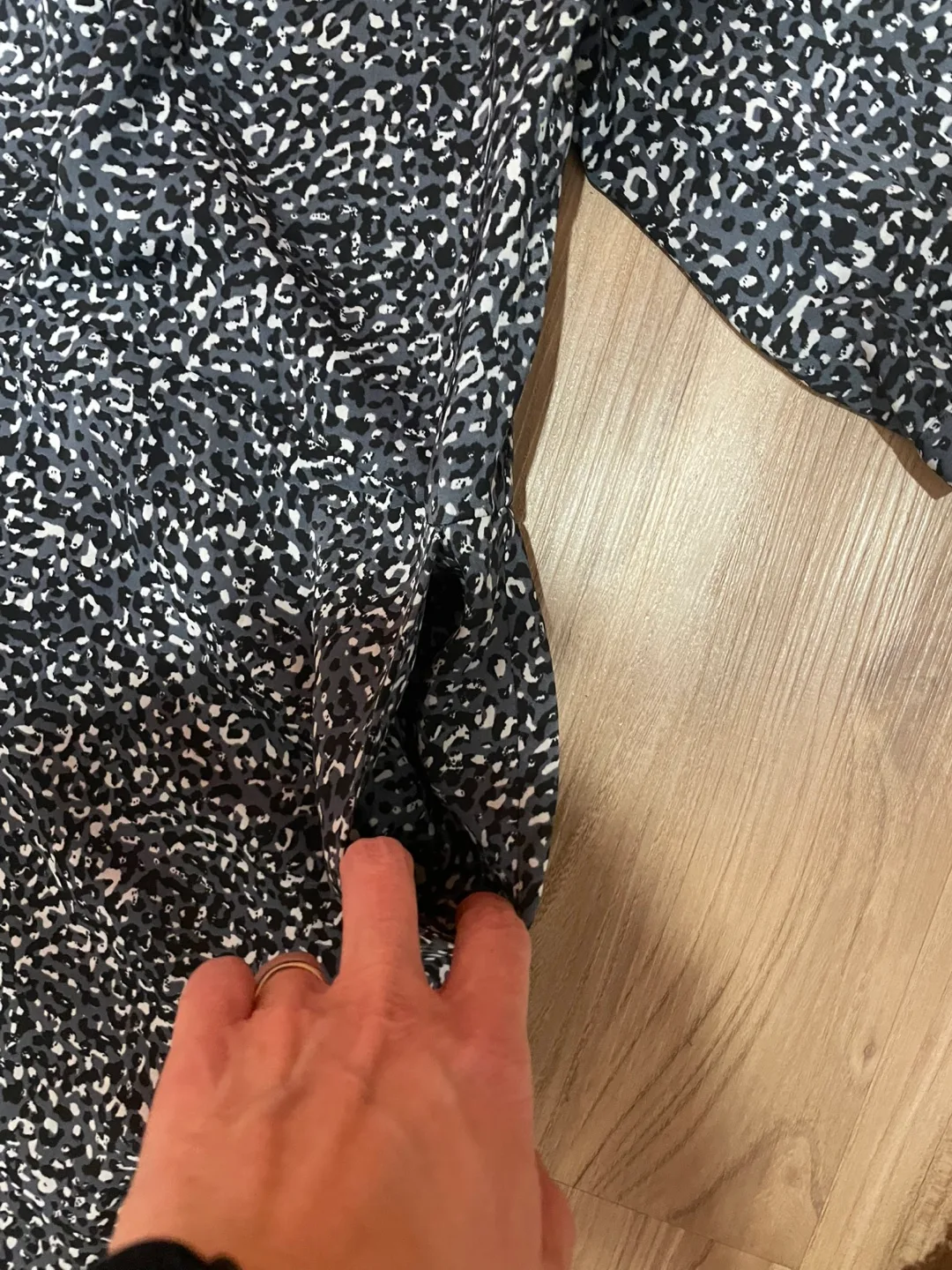 Gap size 4 Leopard Print Dress image indicator(3)