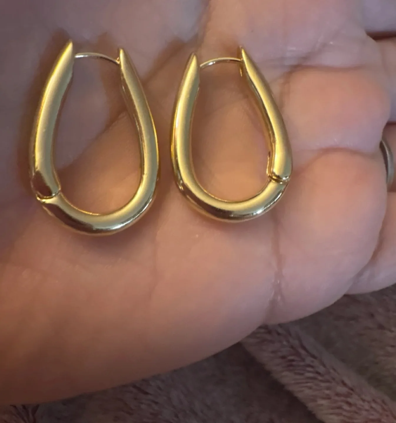 New 14K Gold SS Oval Hoop Earrings image indicator(6)