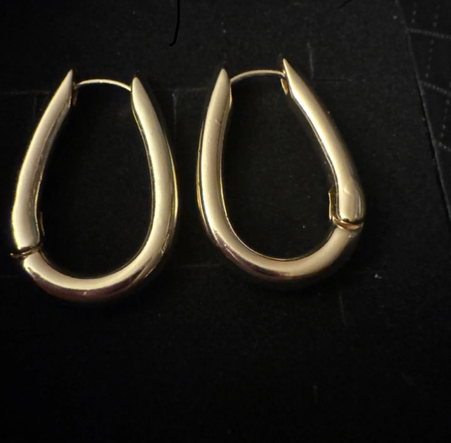 New 14K Gold SS Oval Hoop Earrings image indicator(7)