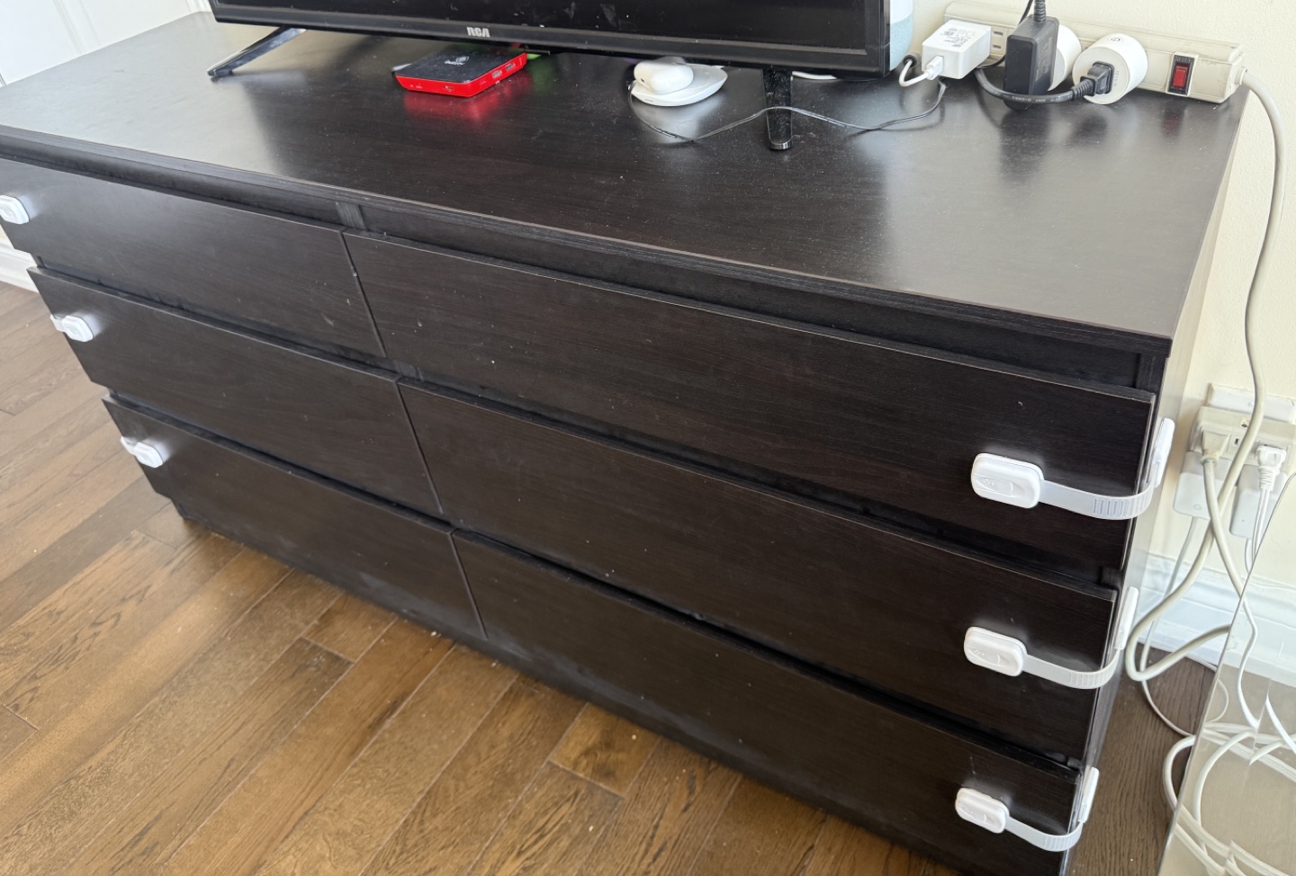 IKEA MALM 6-Drawer Dresser - photo 3