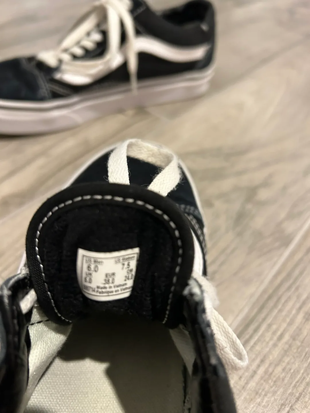 Vans Old Skool Black Sneakers - Size 5.0 Women's image indicator(2)