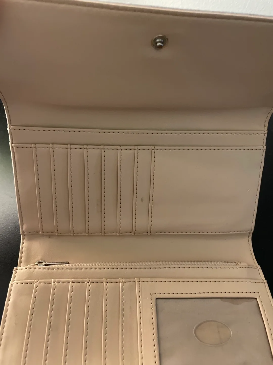 Guess Women's Bi-Fold Wallet image indicator(5)