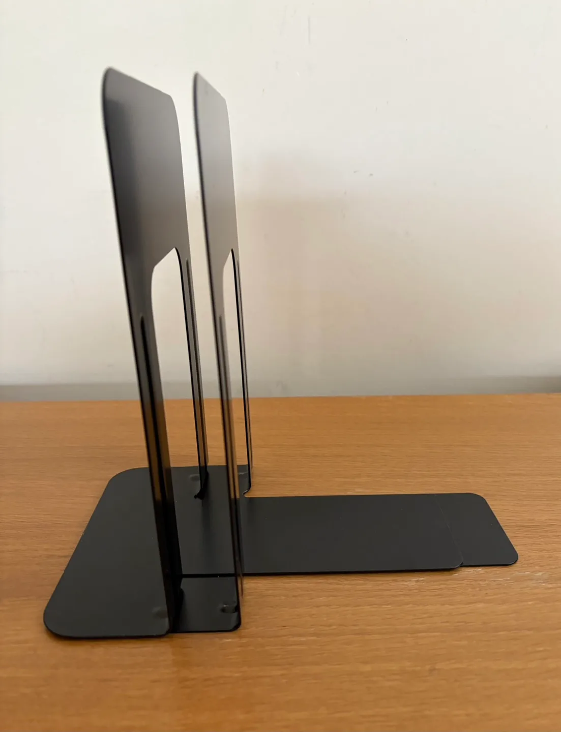 Pair of Black Metal Bookends image indicator(2)