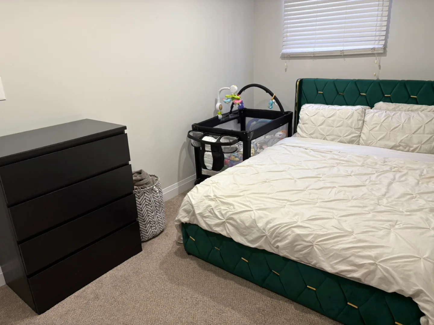 Basement Apartment Rental image indicator(6)